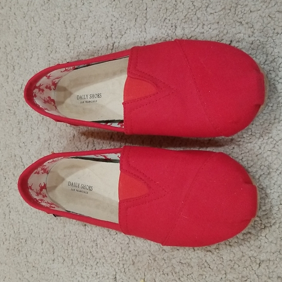 Red Canvas Slip-on Shoes Size 8.5 - Picture 2 of 6